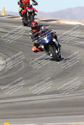 media/Dec-01-2025-Moto Forza (Mon) [[2daa91e15f]]/2-Intermediate Group/Session 2 (Turns 9 and 10)/